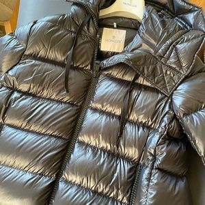 Moncler Suyen Long Padded Jacket, Size 5 worn once !